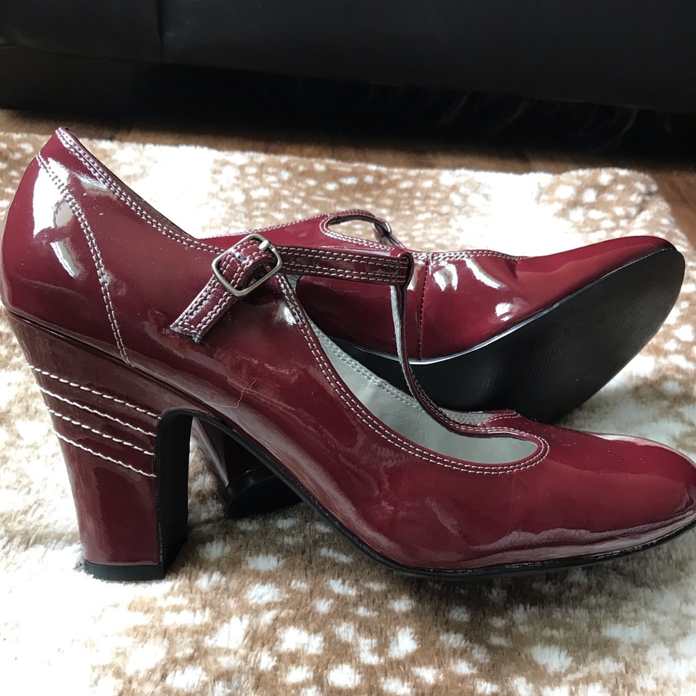 Dapper Girl T-Strap Heels - Picture 4 of 8